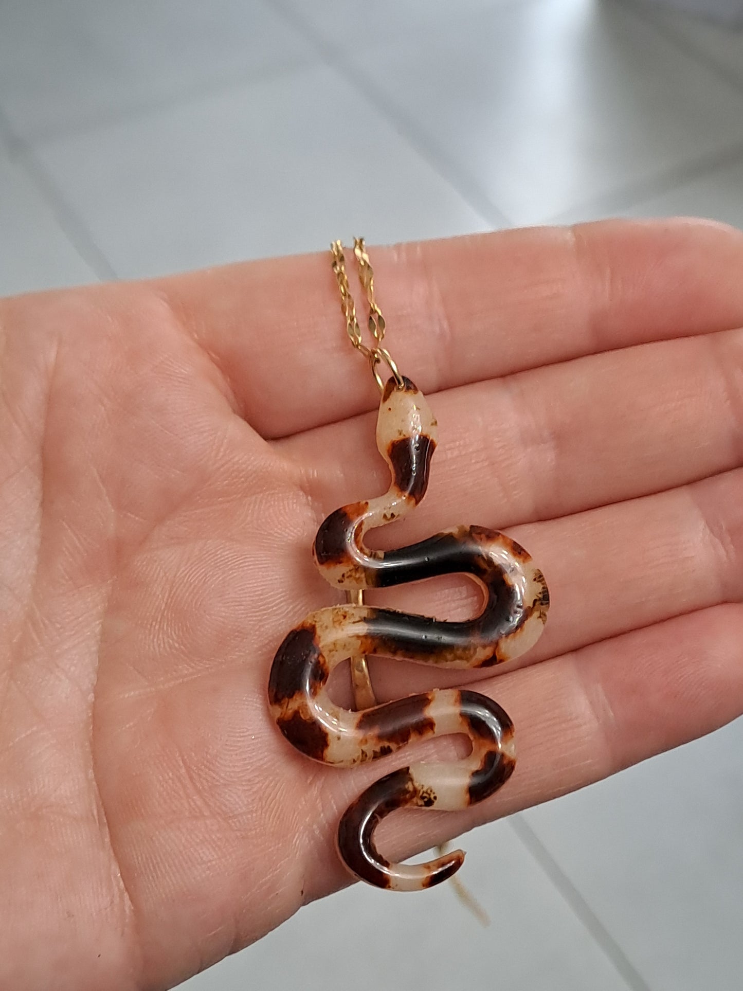 Collier Médusa- Écaille douce