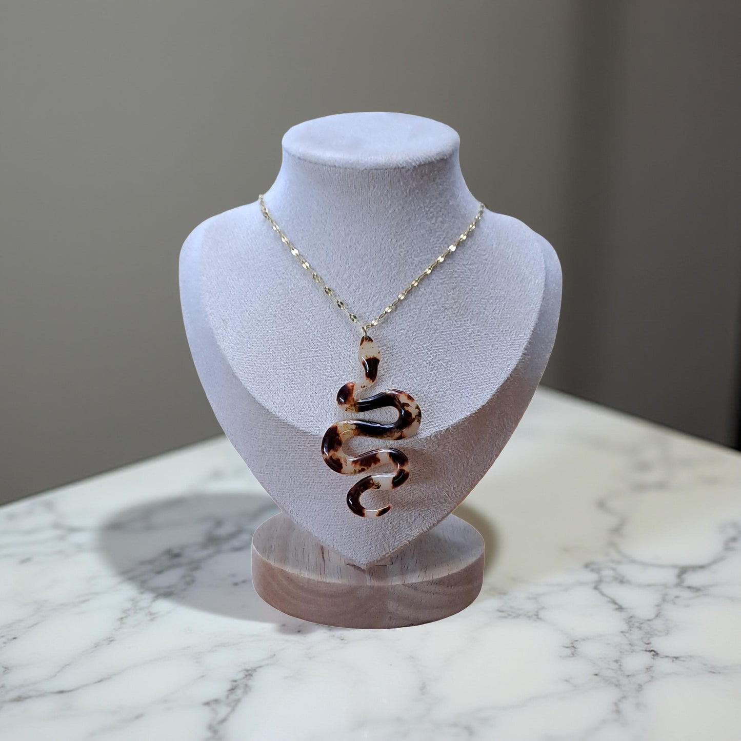 Collier Médusa- Écaille douce
