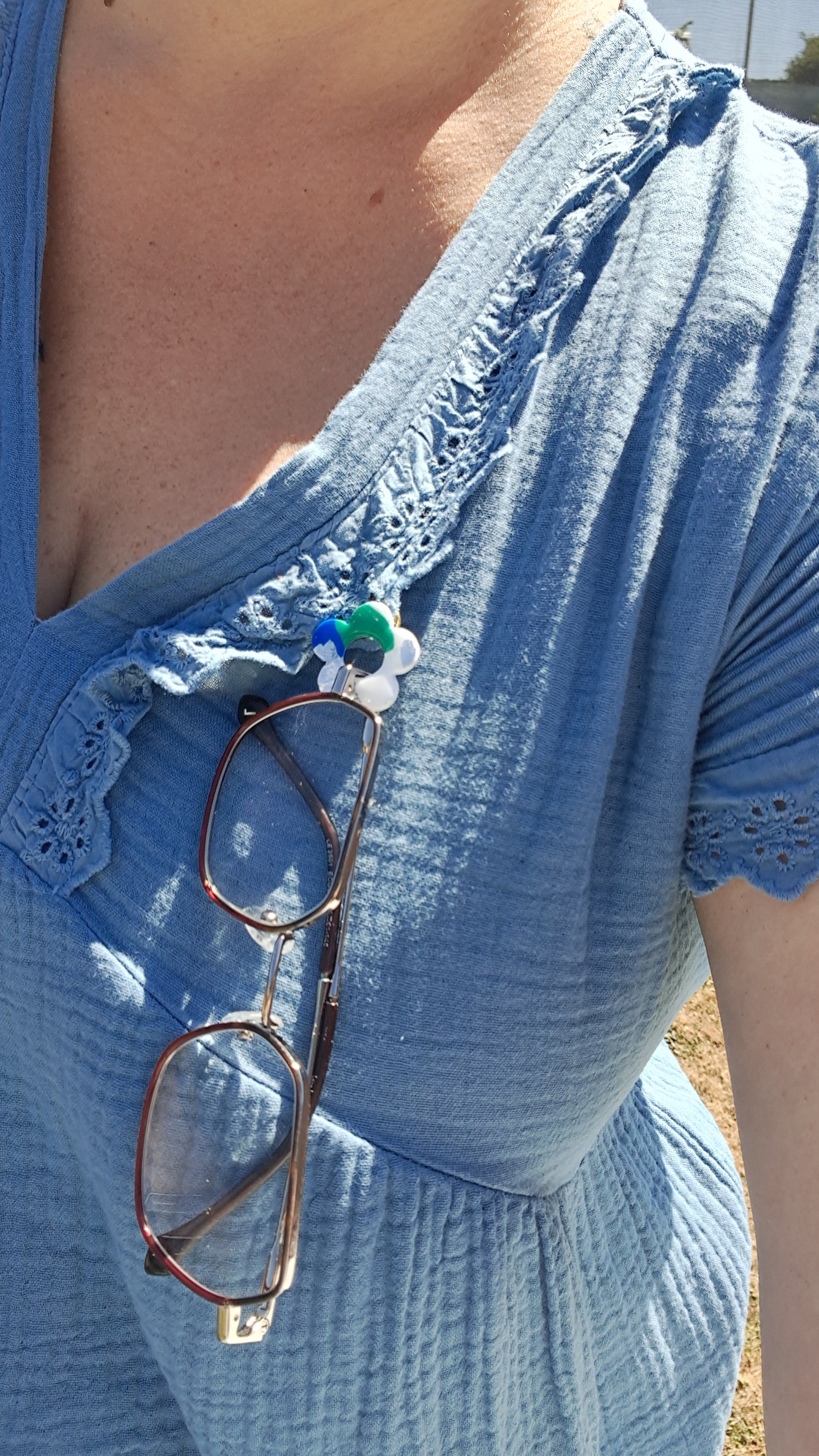 Pin’s Porte-lunettes - Blanc, vert & bleu